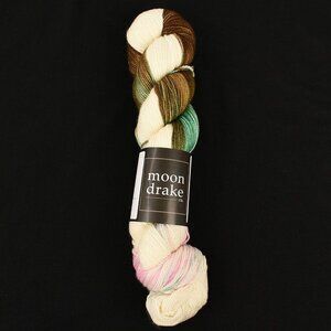 Moon Drake Co Merino HT Fingering Yarn Superwash Wool Nylon 400 Yards Onigiri